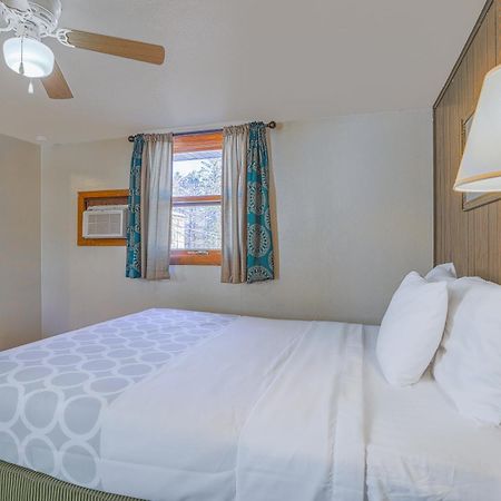 Love Hotels Silver Street By Oyo At Hurley Wi Экстерьер фото