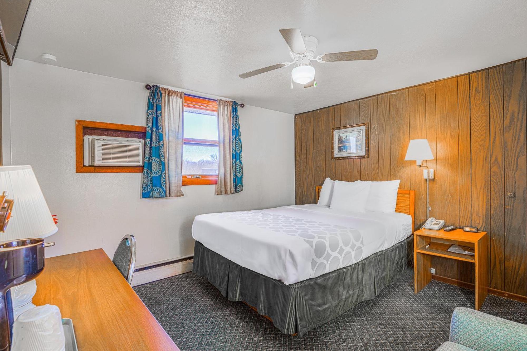 Love Hotels Silver Street By Oyo At Hurley Wi Экстерьер фото