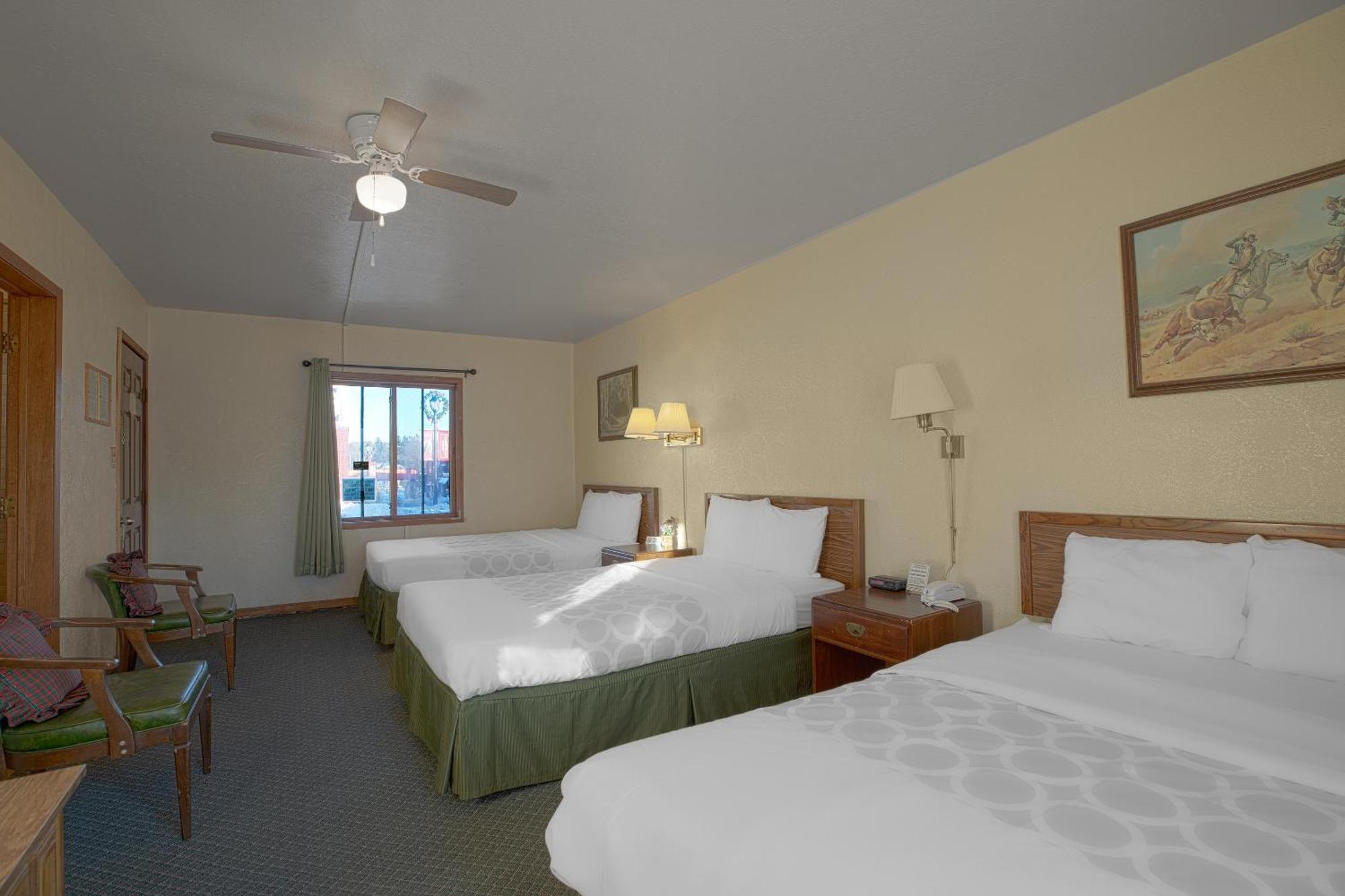 Love Hotels Silver Street By Oyo At Hurley Wi Экстерьер фото