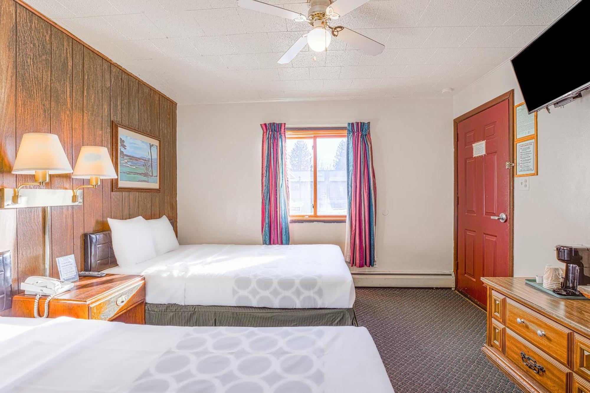 Love Hotels Silver Street By Oyo At Hurley Wi Экстерьер фото